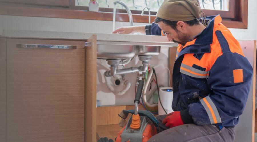 Expert burst pipe repair services in Mount Vernon, SD